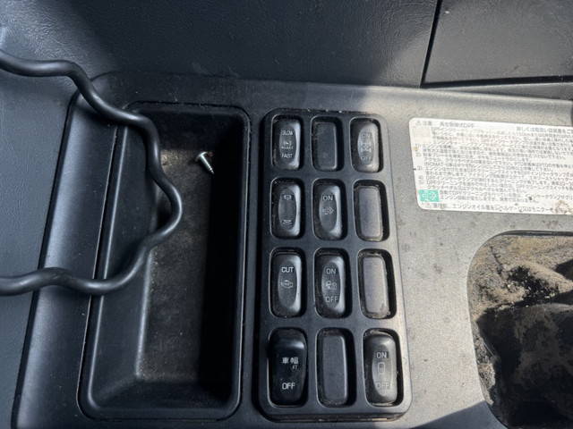 三菱ふそうスーパーグレートコンテナ専用車大型（10t）[写真14]