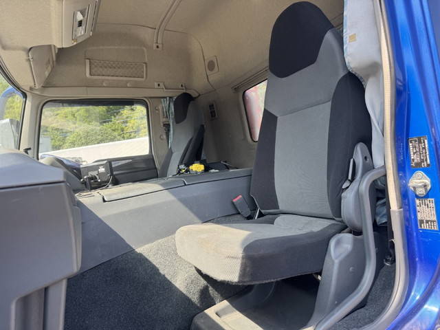 三菱ふそうスーパーグレートコンテナ専用車大型（10t）[写真15]