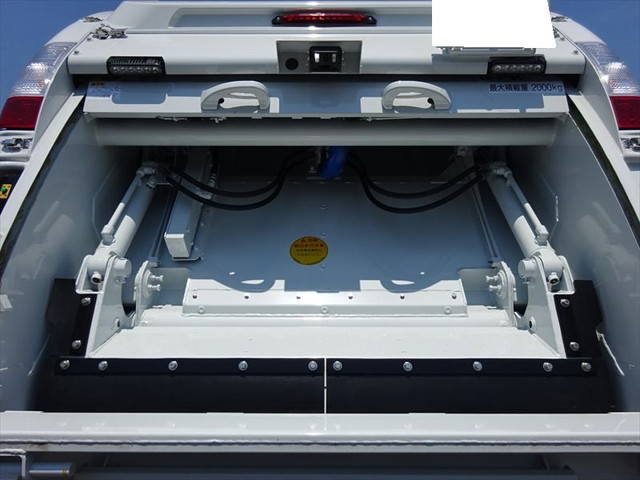 三菱ふそうキャンターパッカー車（塵芥車）小型（2t・3t）[写真10]