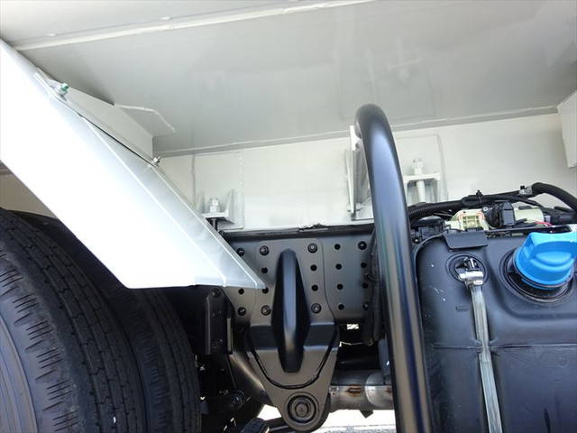 三菱ふそうキャンターパッカー車（塵芥車）小型（2t・3t）[写真06]