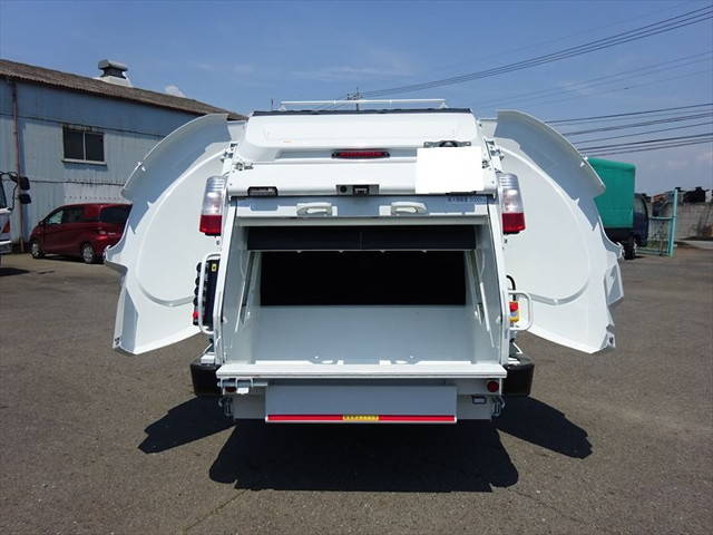三菱ふそうキャンターパッカー車（塵芥車）小型（2t・3t）[写真09]