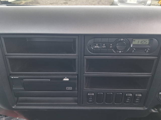 三菱ふそうファイターセルフクレーン3段増トン（6t・8t）[写真13]