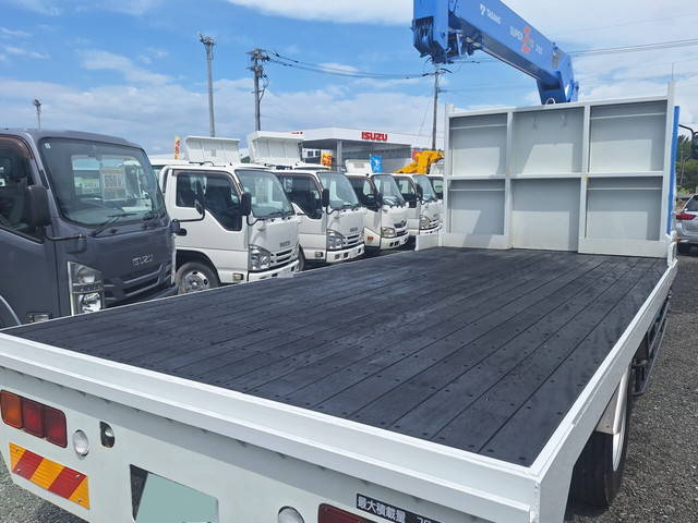 三菱ふそうファイターセルフクレーン3段増トン（6t・8t）[写真04]