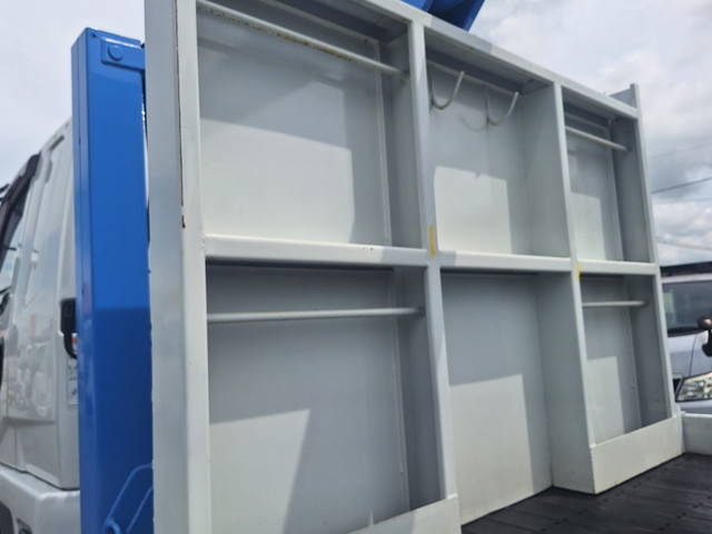 三菱ふそうファイターセルフクレーン3段増トン（6t・8t）[写真05]