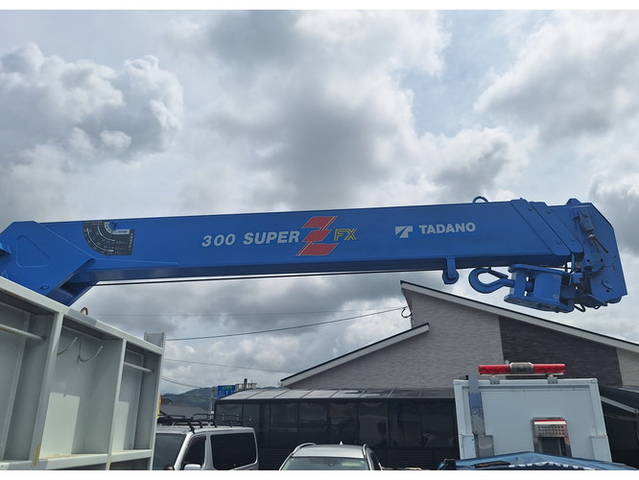 三菱ふそうファイターセルフクレーン3段増トン（6t・8t）[写真06]