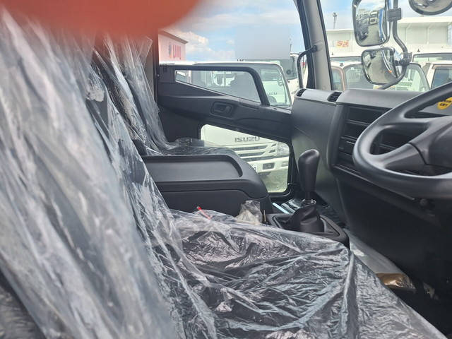 三菱ふそうファイターセルフクレーン3段増トン（6t・8t）[写真09]