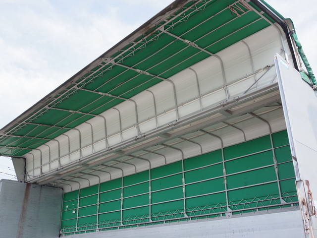 日野プロフィア幌ウイング大型（10t）[写真12]