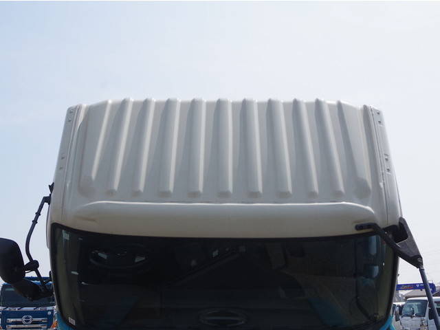 日野プロフィア幌ウイング大型（10t）[写真14]