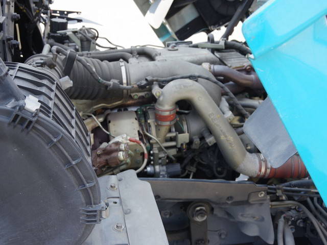 日野プロフィア幌ウイング大型（10t）[写真21]