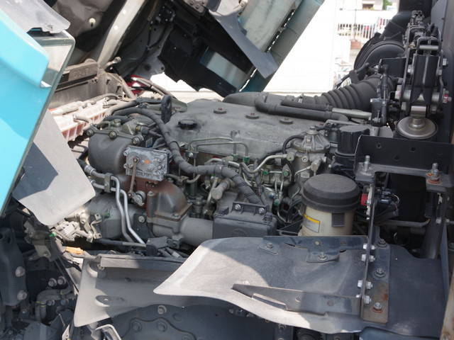 日野プロフィア幌ウイング大型（10t）[写真22]