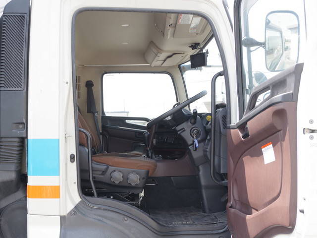 日野プロフィア幌ウイング大型（10t）[写真27]