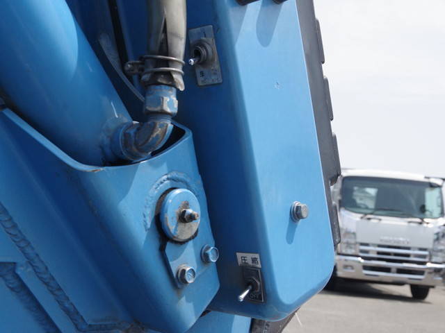 日野デュトロパッカー車（塵芥車）小型（2t・3t）[写真13]