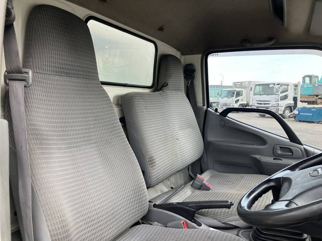 日野デュトロアルミバン小型（2t・3t）[写真33]