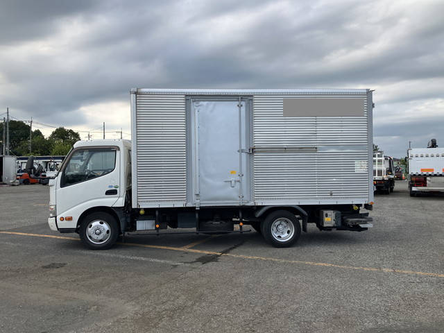 日野デュトロアルミバン小型（2t・3t）[写真05]