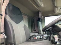 日野プロフィアセルフクレーン4段大型（10t）[写真33]