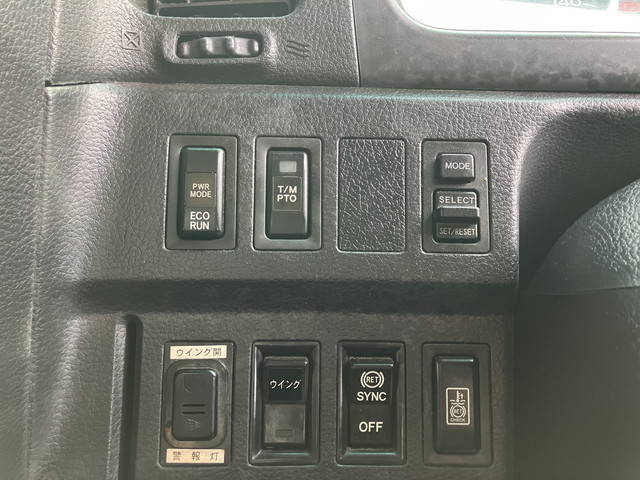 日野プロフィアセルフクレーン4段大型（10t）[写真38]