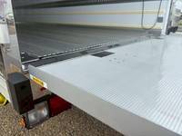 いすゞフォワード冷凍車（冷蔵車）中型（4t）[写真13]