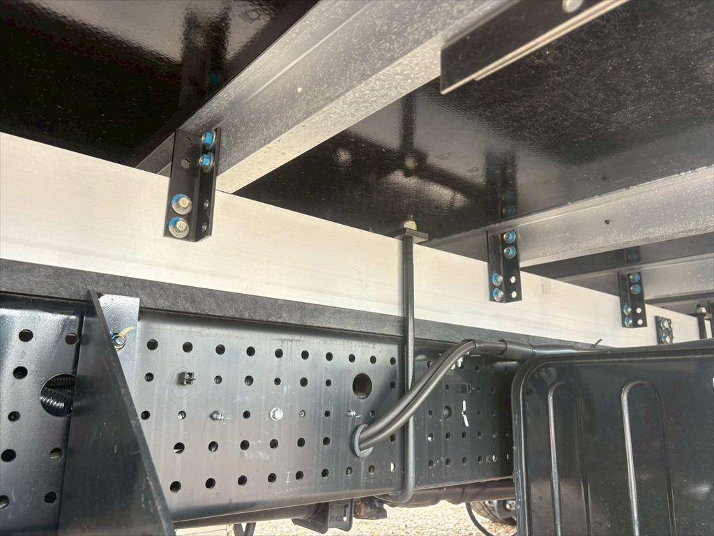 いすゞフォワード冷凍車（冷蔵車）中型（4t）[写真14]