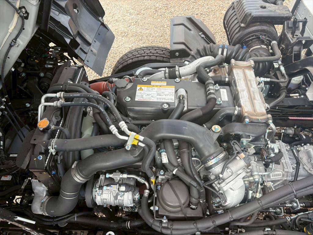 いすゞフォワード冷凍車（冷蔵車）中型（4t）[写真18]