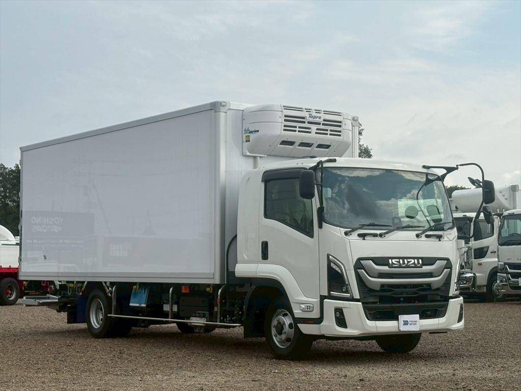 いすゞフォワード冷凍車（冷蔵車）中型（4t）[写真02]