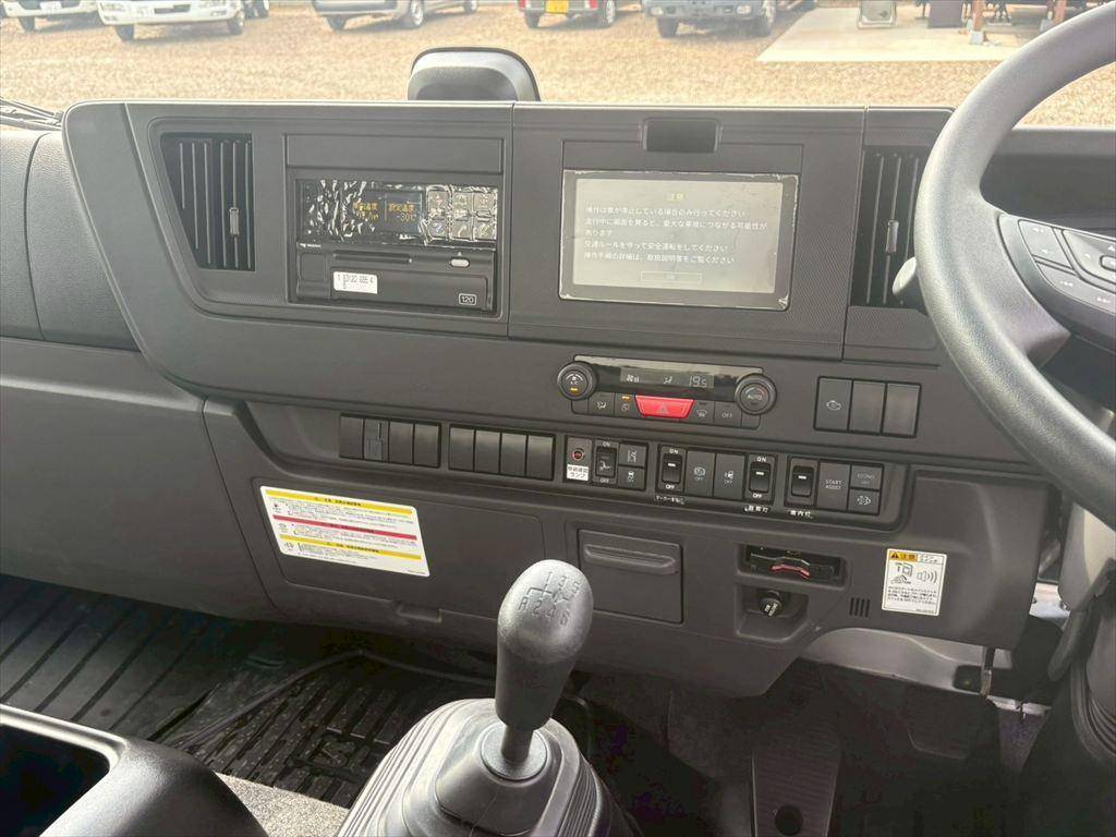 いすゞフォワード冷凍車（冷蔵車）中型（4t）[写真21]