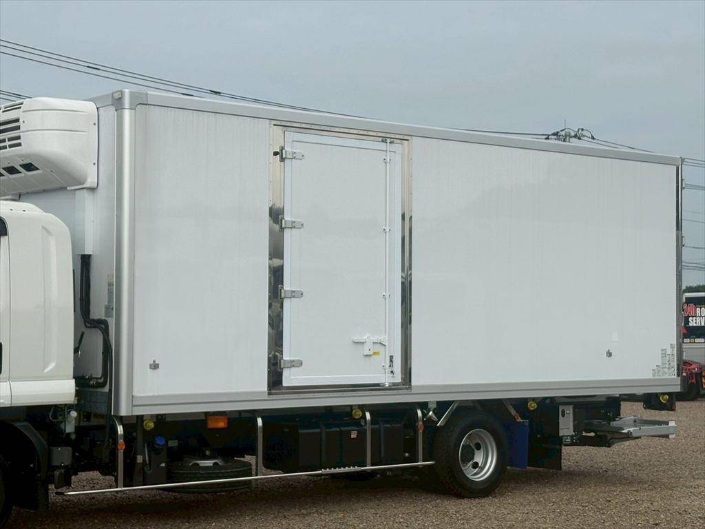 いすゞフォワード冷凍車（冷蔵車）中型（4t）[写真06]