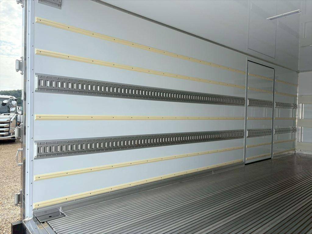 いすゞフォワード冷凍車（冷蔵車）中型（4t）[写真08]