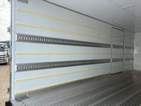 いすゞフォワード冷凍車（冷蔵車）中型（4t）[写真09]