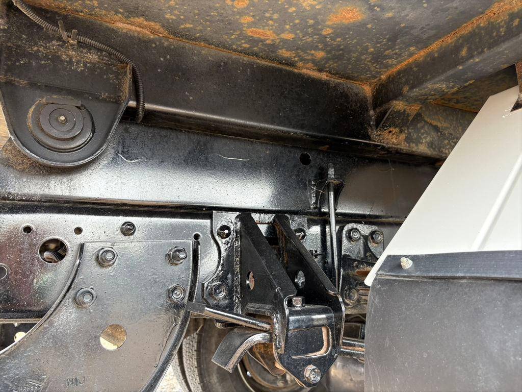 いすゞフォワードダンプ中型（4t）[写真16]