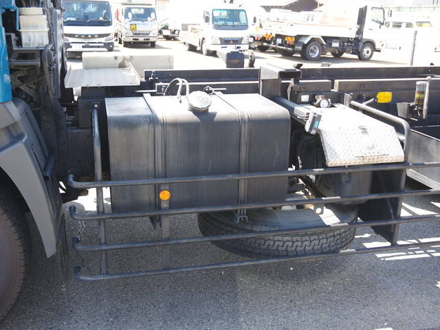 日野プロフィアダンプ大型（10t）[写真15]