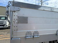 UDトラックスクオンアルミブロック大型（10t）[写真11]