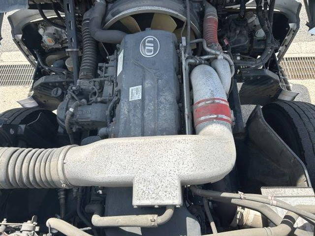 UDトラックスクオンアルミブロック大型（10t）[写真16]