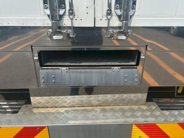 日野プロフィアアルミウイング大型（10t）[写真18]