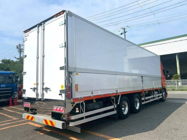 日野プロフィアアルミウイング大型（10t）[写真02]