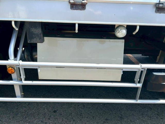 三菱ふそうスーパーグレートアルミブロック大型（10t）[写真10]