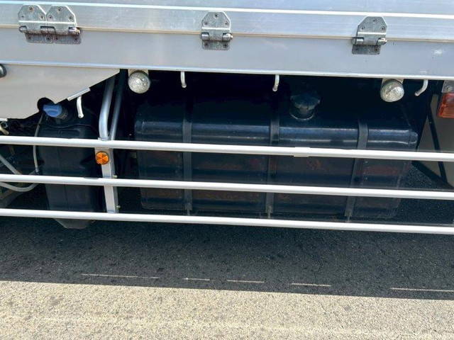 三菱ふそうスーパーグレートアルミブロック大型（10t）[写真11]