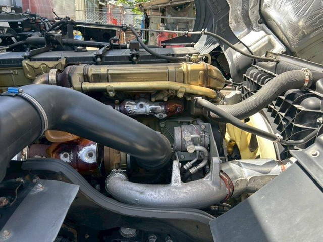 三菱ふそうスーパーグレートアルミブロック大型（10t）[写真13]