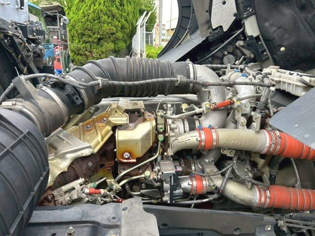 日野プロフィアアルミブロック大型（10t）[写真17]