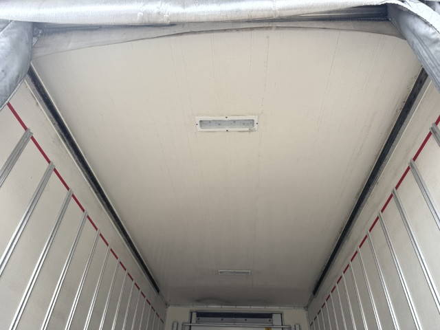 いすゞエルフ冷凍車（冷蔵車）小型（2t・3t）[写真11]
