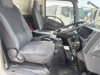 いすゞエルフ冷凍車（冷蔵車）小型（2t・3t）[写真16]