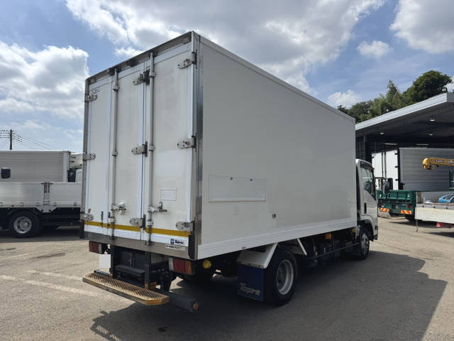 いすゞエルフ冷凍車（冷蔵車）小型（2t・3t）[写真02]