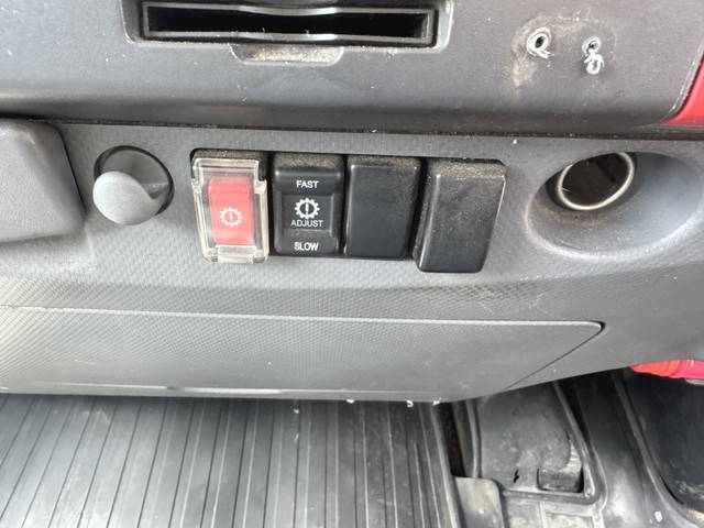 いすゞエルフ冷凍車（冷蔵車）小型（2t・3t）[写真22]