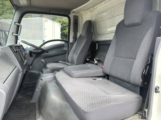 いすゞエルフ冷凍車（冷蔵車）小型（2t・3t）[写真24]