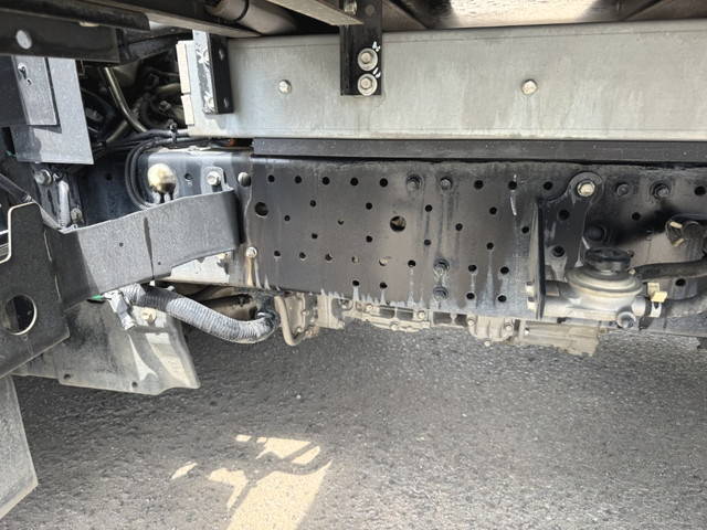 いすゞエルフ冷凍車（冷蔵車）小型（2t・3t）[写真33]