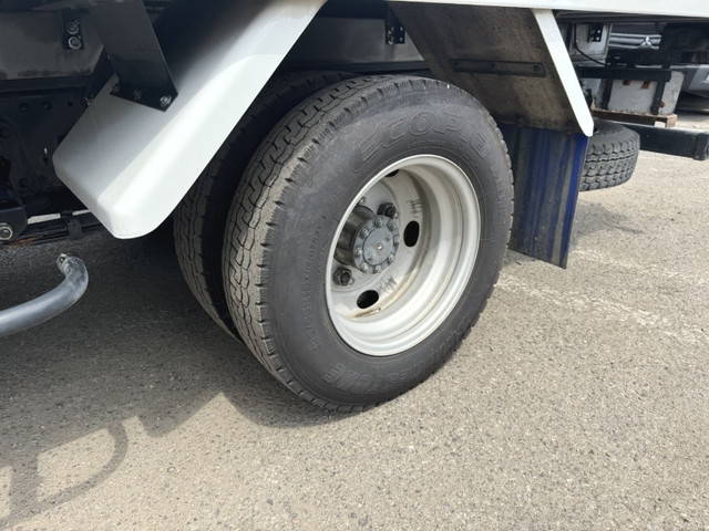 いすゞエルフ冷凍車（冷蔵車）小型（2t・3t）[写真35]