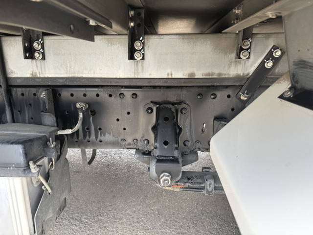 いすゞエルフ冷凍車（冷蔵車）小型（2t・3t）[写真36]