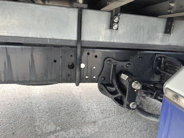 いすゞエルフ冷凍車（冷蔵車）小型（2t・3t）[写真38]