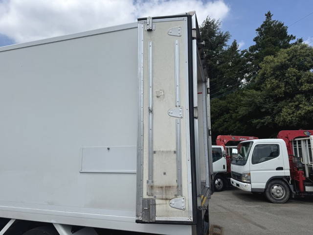 いすゞエルフ冷凍車（冷蔵車）小型（2t・3t）[写真08]