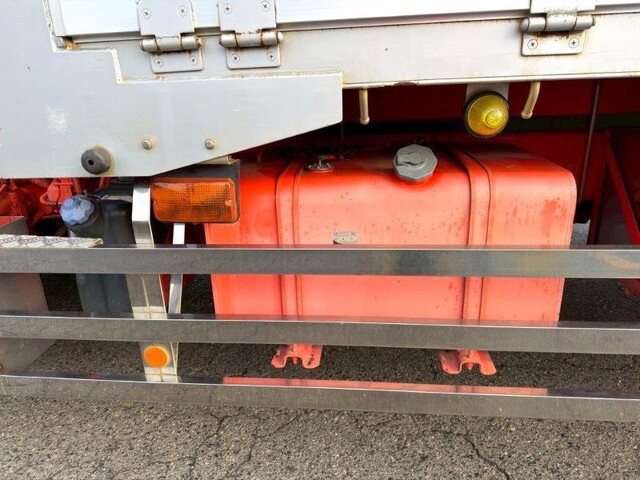 いすゞフォワードクレーン4段増トン（6t・8t）[写真11]