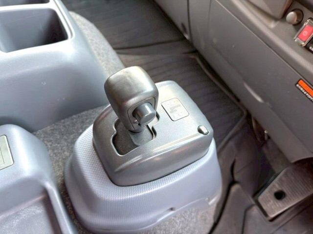 いすゞフォワードクレーン4段増トン（6t・8t）[写真24]